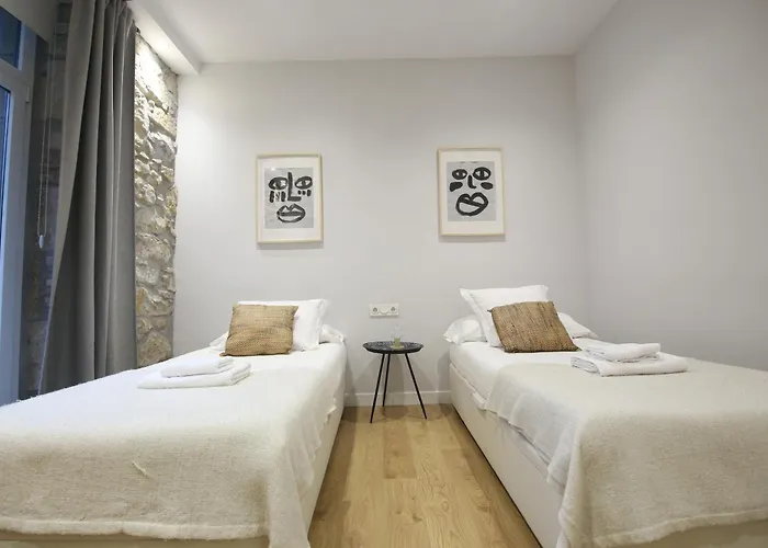 Apartment Cozy And Centric By Cisan