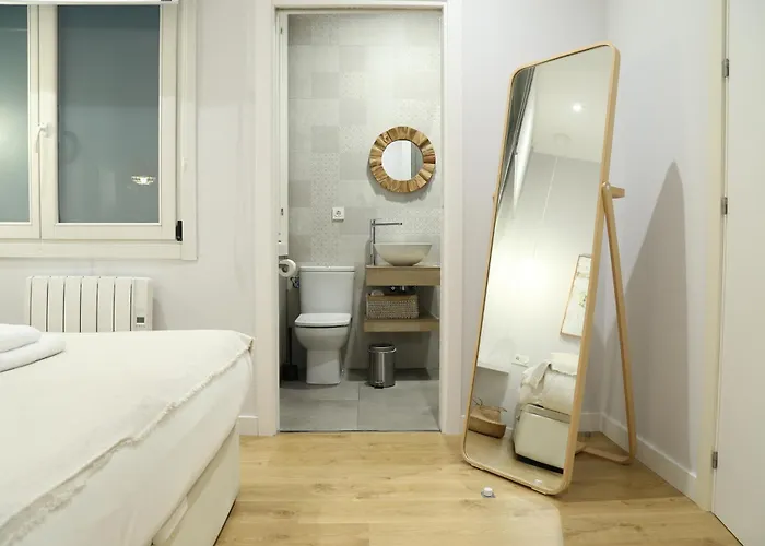 Cozy And Centric By Cisan Apartment *