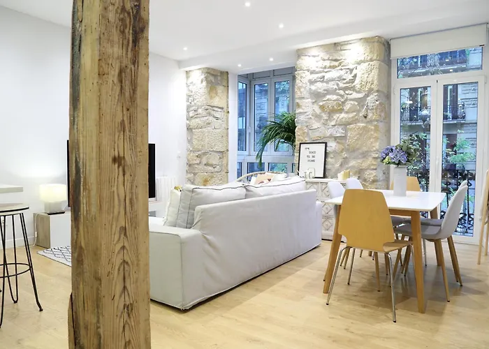 Cozy And Centric By Cisan Apartment *