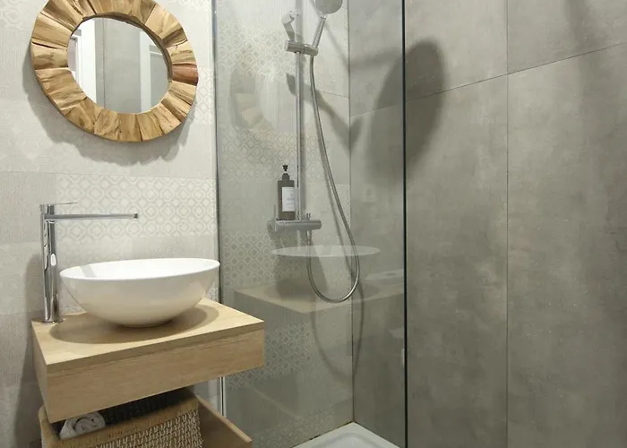 Cozy And Centric By Cisan Apartment *